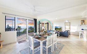 Zen Foreshore: 3-Br Nightcliff Foreshore-Front Apt